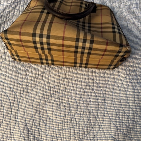 Burberry Tan and Black Alma Bag with Iconic Plaid Design - Picture 15 of 15